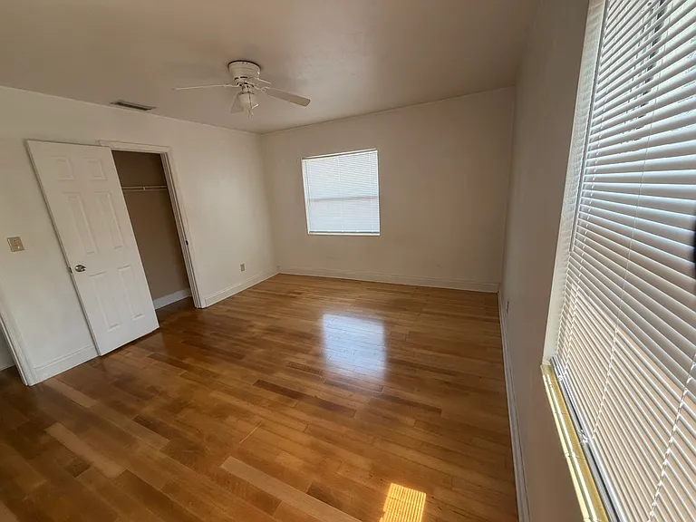 2314 W Gray St — Photo 16