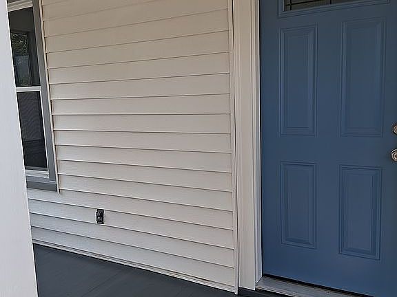 2nd image of 4681 Mason St