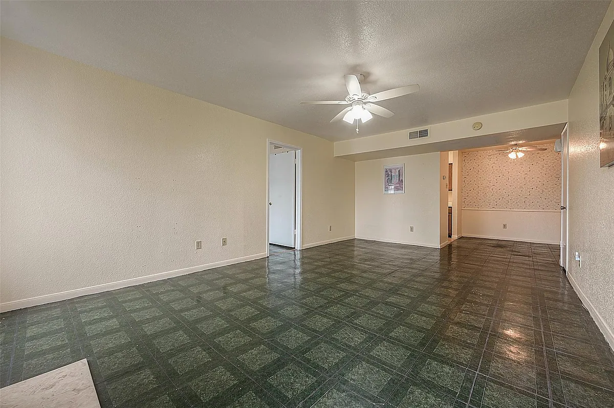 Building Photo - 6606 De Moss Dr #1212