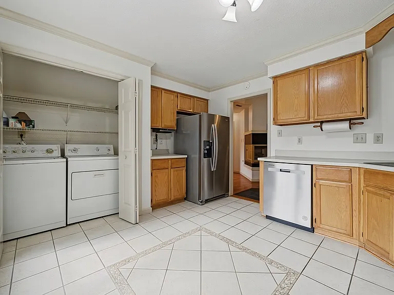 109 Larkspur Holw — Photo 14