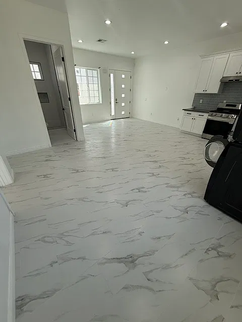 2 bed, 1000 sqft, $2,990 — Photo 4