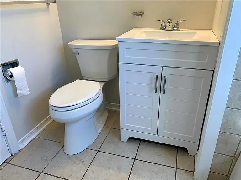 1404 Stevens Ln — Photo 23