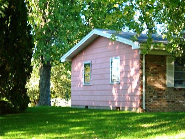 2nd image of 724 Chestnut Dr