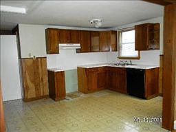 2nd image of 20 Raymond St