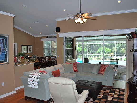 3rd image of 135 Tazewell Dr