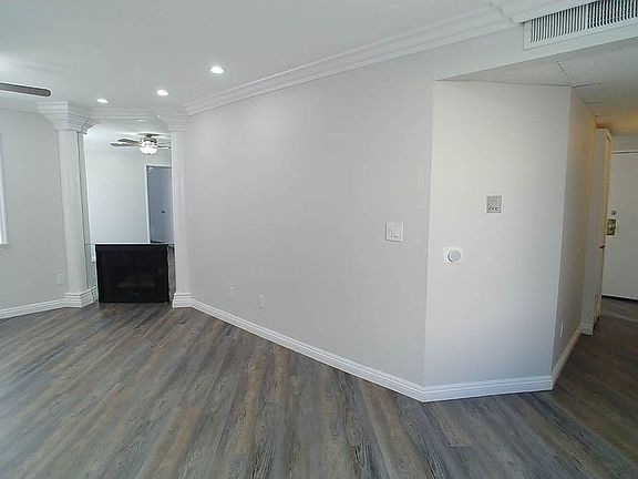 4th image of 14242 Roscoe Blvd APT 202