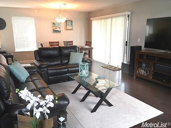 3rd image of 322 Hemphill Way