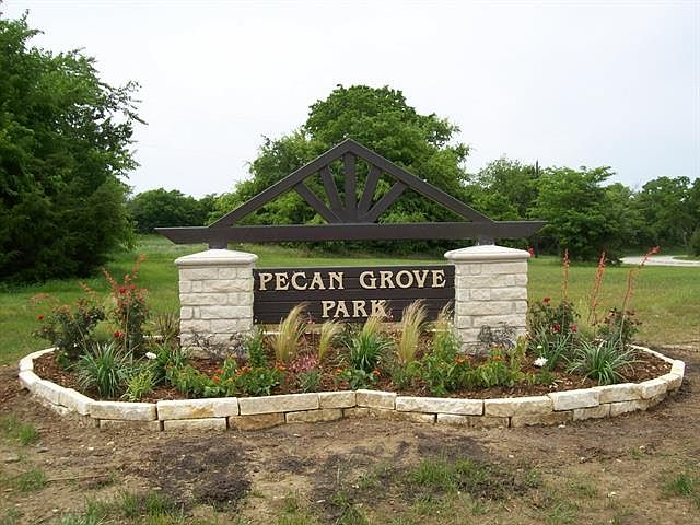 1st image of 2806 Shady Oaks Ln