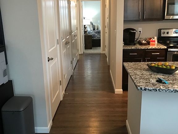 4th image of 4887 Pine Ave