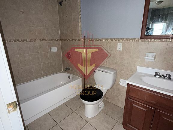 4th image of 510 40th St #3AN