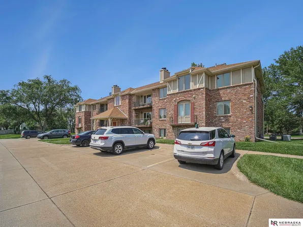 4321 S 58th St APT 4, Lincoln, NE 68516
