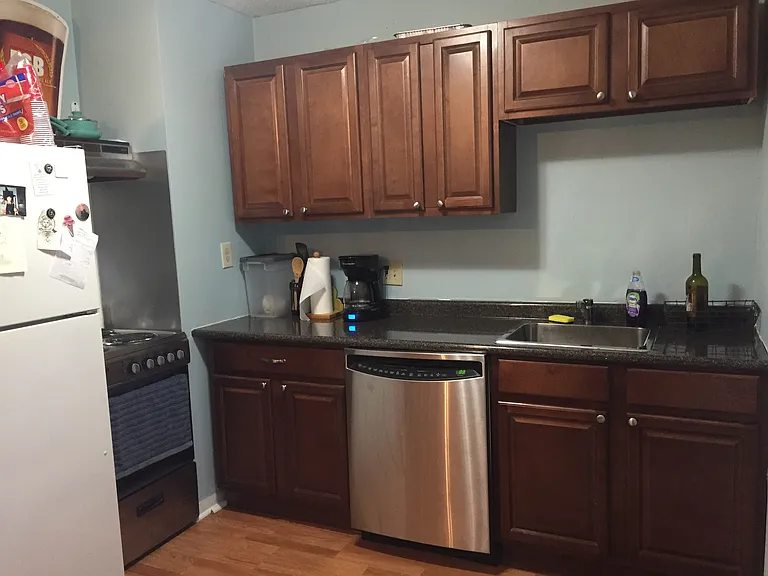 81 Poplar St — Photo 4