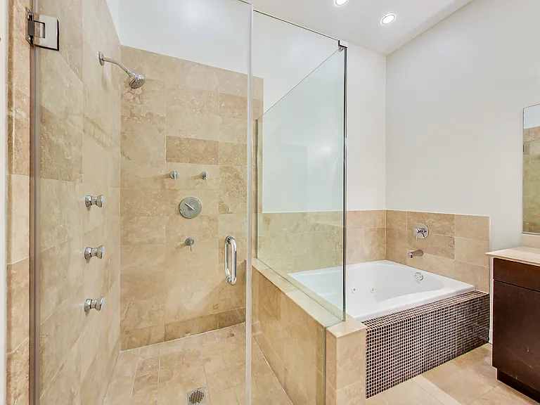 1010 W Monroe St #3 — Photo 19