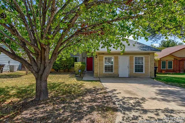 1st image of 734 CYPRESSHILL DR