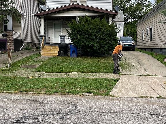 2nd image of 2901 E 104th St