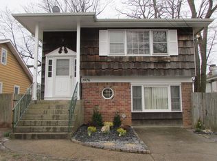 2876 Oceanside Rd, Oceanside, NY 11572