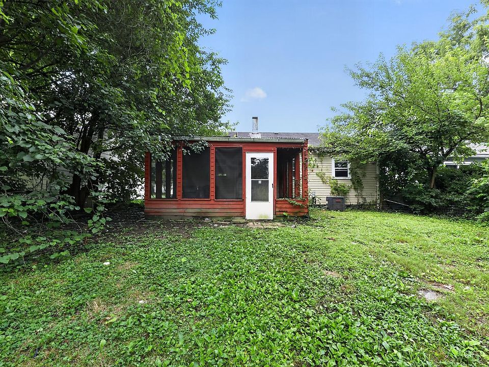 1st image of 1944 Catalpa Ave