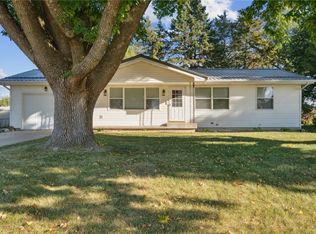 115 Howard St, Alburnett, IA
