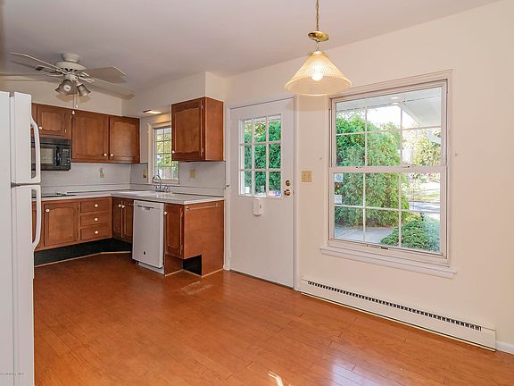 4th image of 605A Lake Point Dr #100A