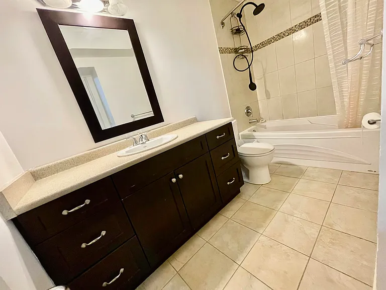 198XX 69a Ave #BASEMENT — Photo 6