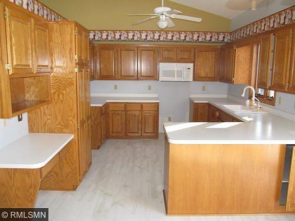 3rd image of 23140 Gladiola St NW