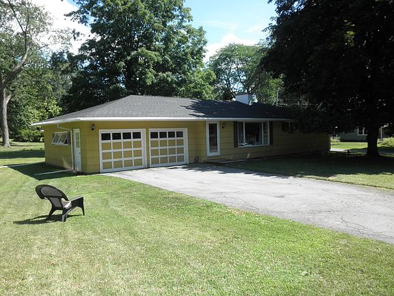 2nd image of 100 Eton Ln
