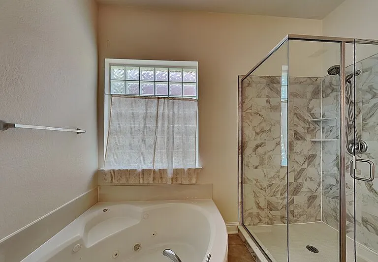 3404 Pilgrim Dr — Photo 9