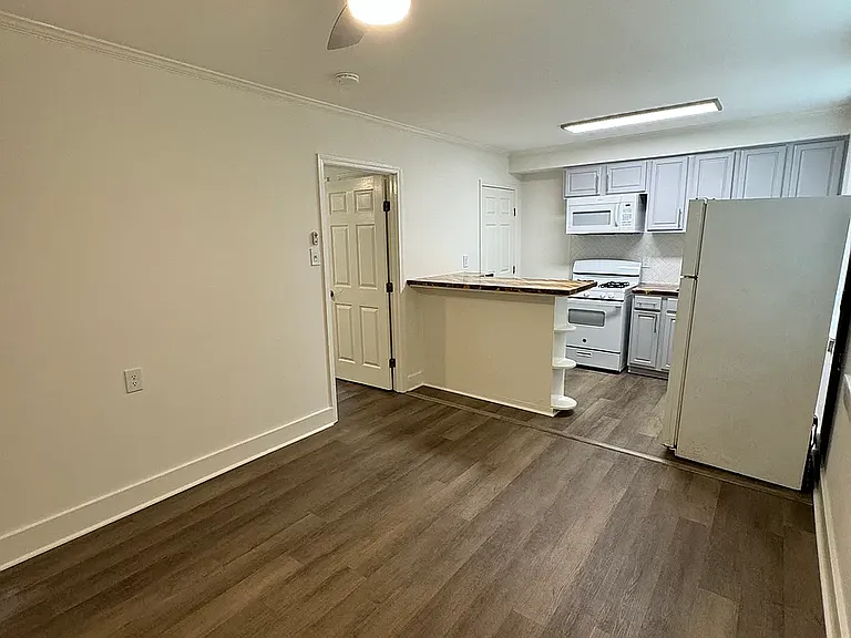 4278 Oxford Ave #2 — Photo 2