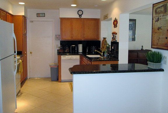 4th image of 121 Farragut Dr