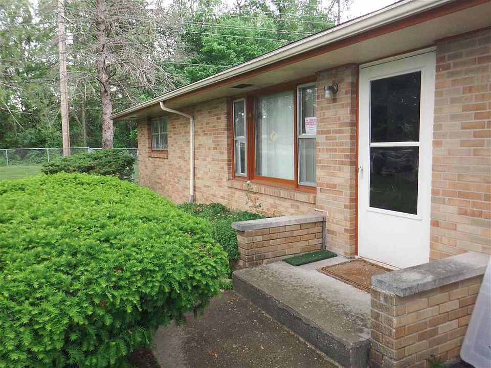 1st image of 933 Crystal Dr