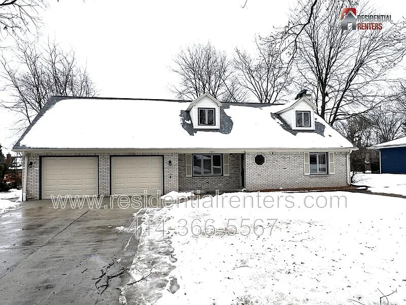 3 bed, 2.0 bath, 2200 sqft, $2,995 — Photo 3