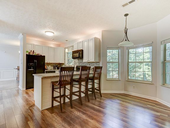 4th image of 904 Coxboro Ct