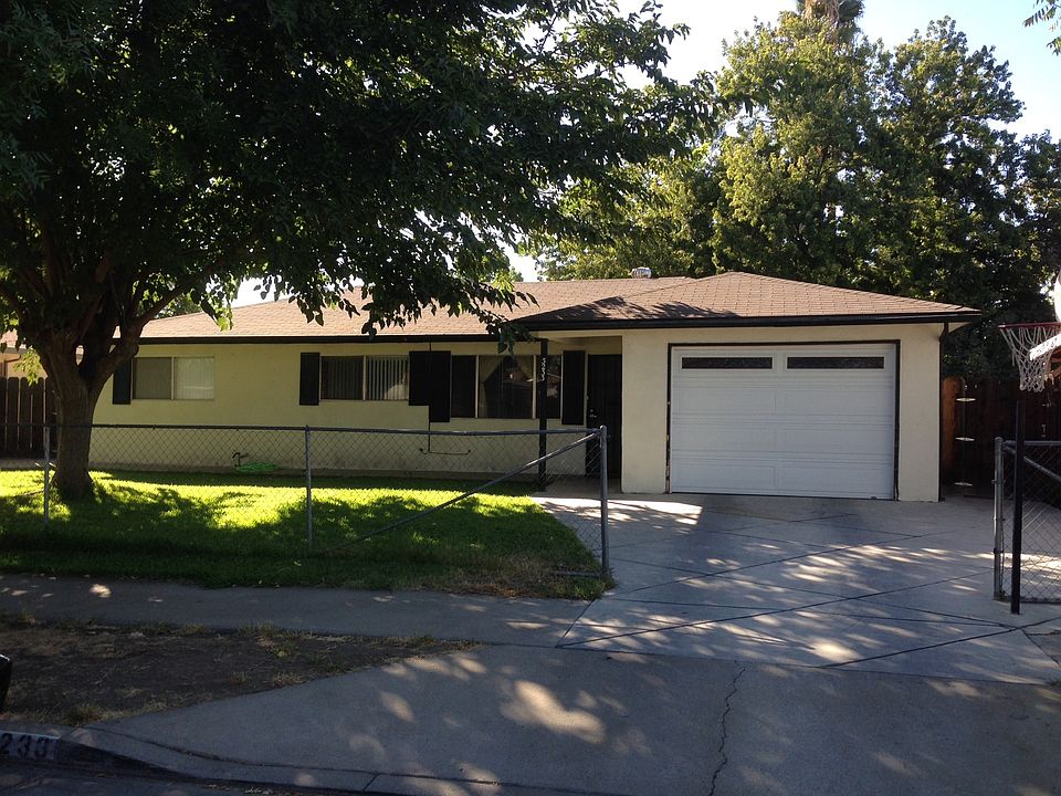 1st image of 3233 Sacramento Dr