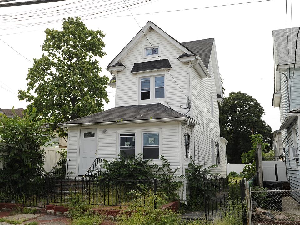 1st image of 16411 108th Ave