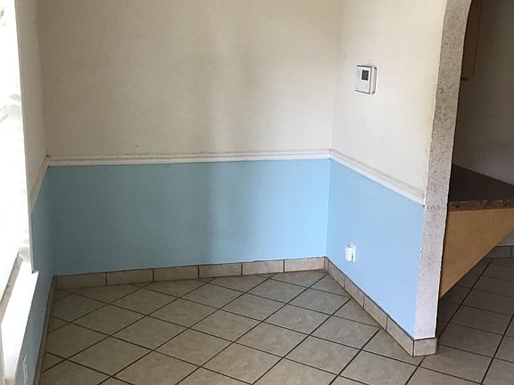 4th image of 704 N Pennsylvania Ave