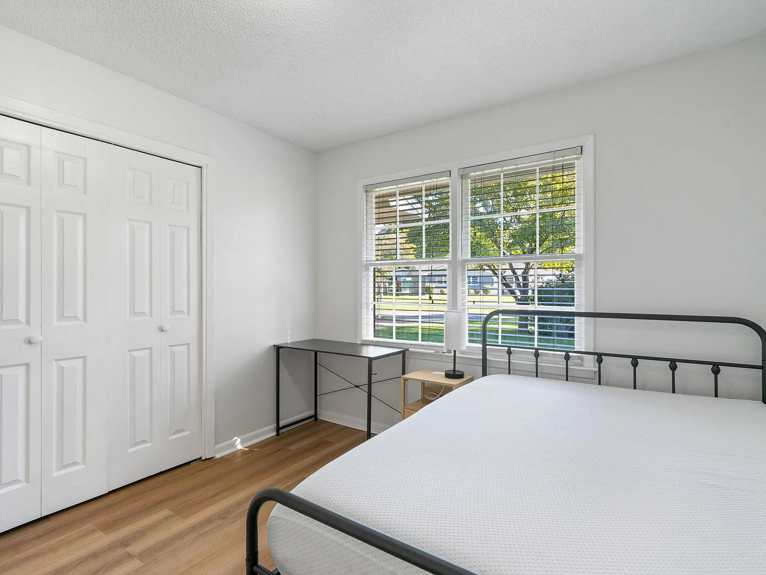 4 bed, 2.0 bath, 1308 sqft, $724 — Photo 2