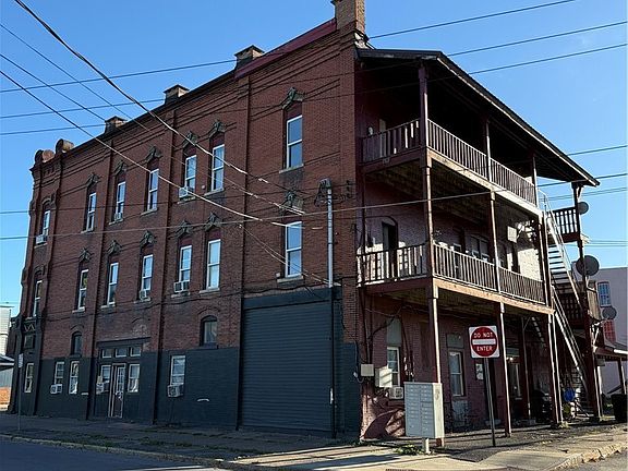 5th image of 169 Madison St