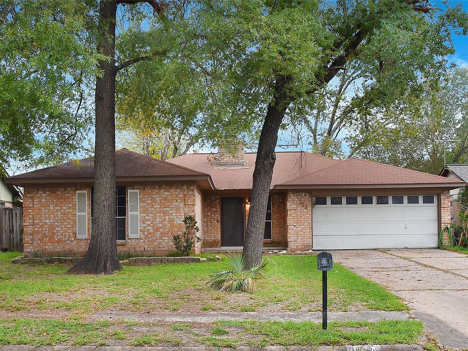 1st image of 323 Edgeton Ct