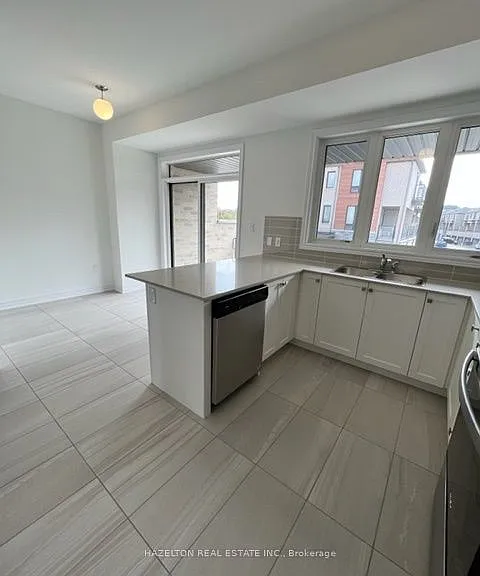 17 Haydock Way — Photo 3