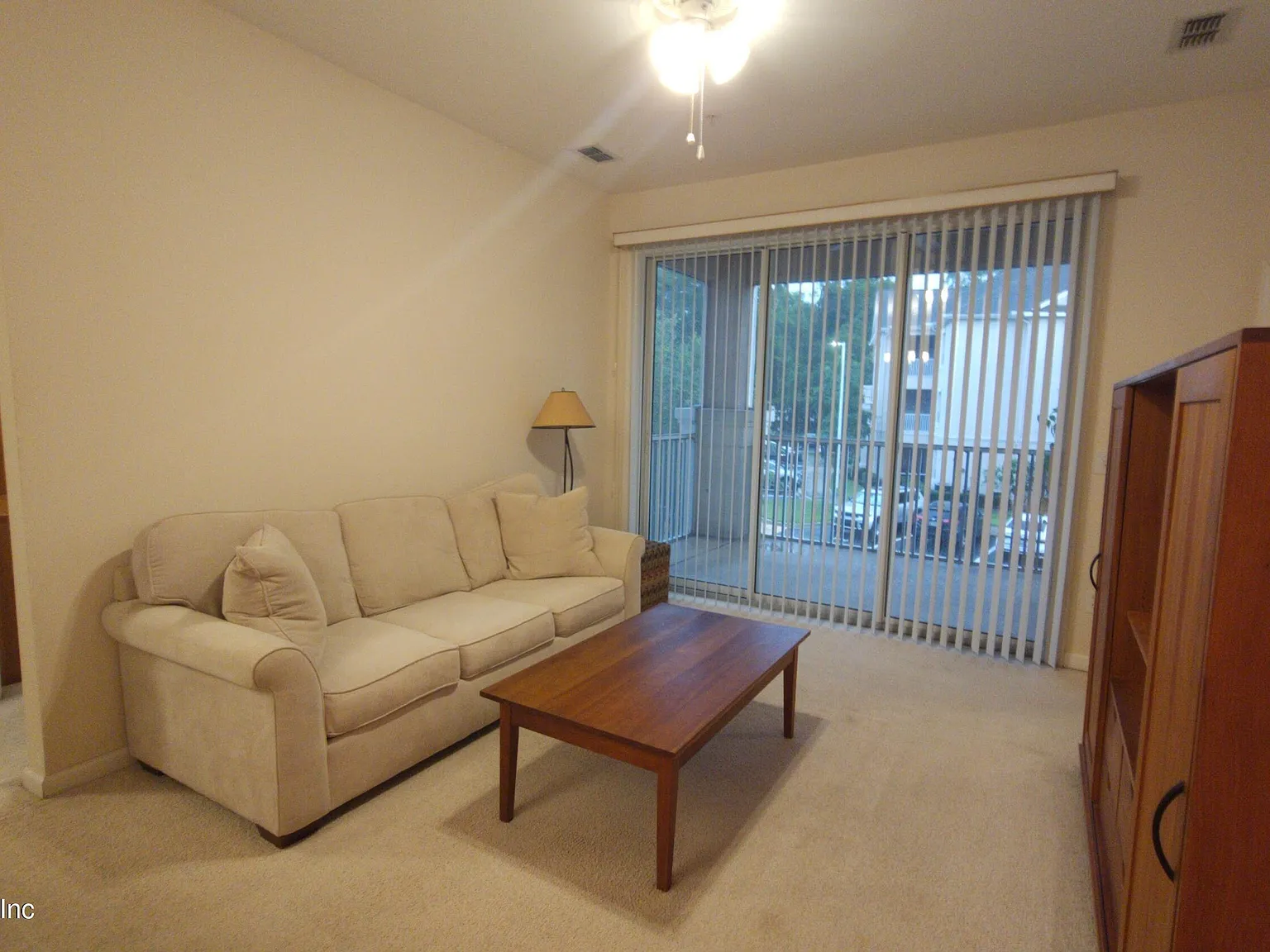 3 bed, 2.0 bath, 1258 sqft, $1,700 — Photo 3