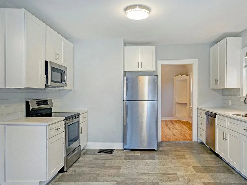 901 Sarasota Ave SE