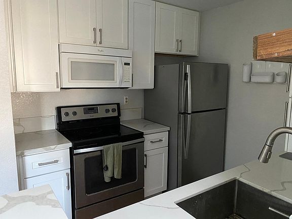 5th image of 3770 32nd St APT 3