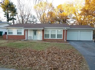 1551 Surf Side Dr, Saint Louis, MO 63138