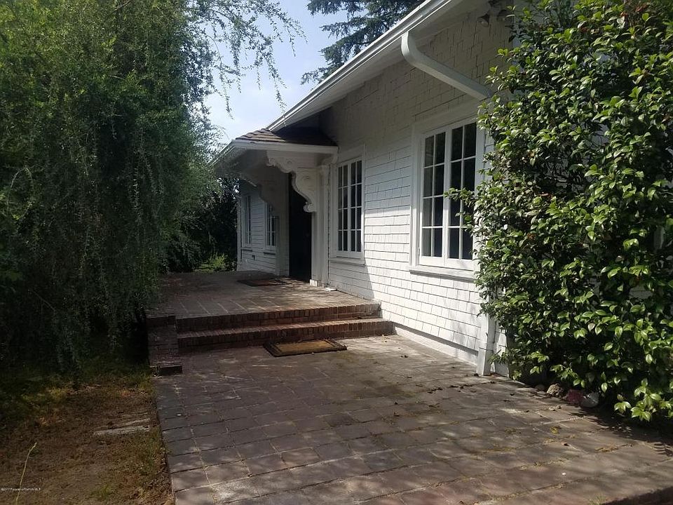 1st image of 1825 S El Molino Ave