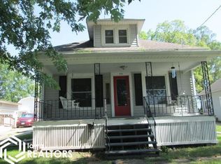 456 S 8th St, Chariton, IA 50049