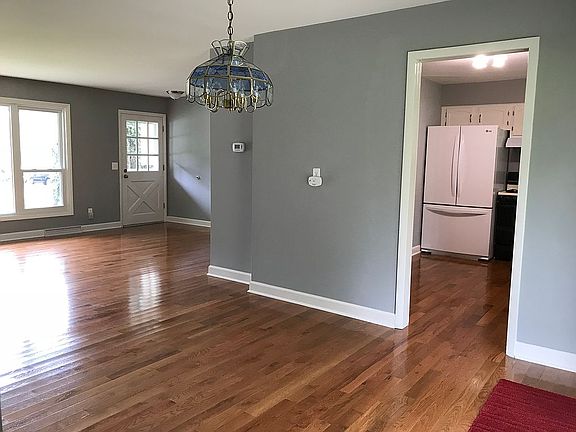 4th image of 6N932 Crestwood Dr