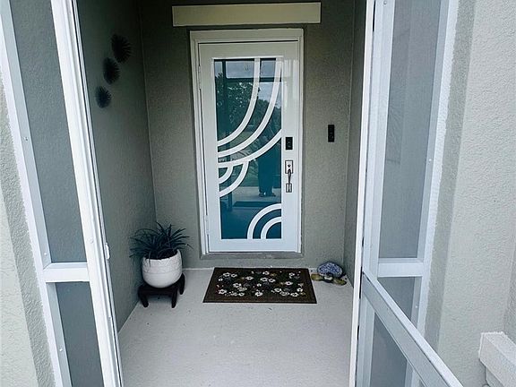4th image of 317 SW 26th Ave
