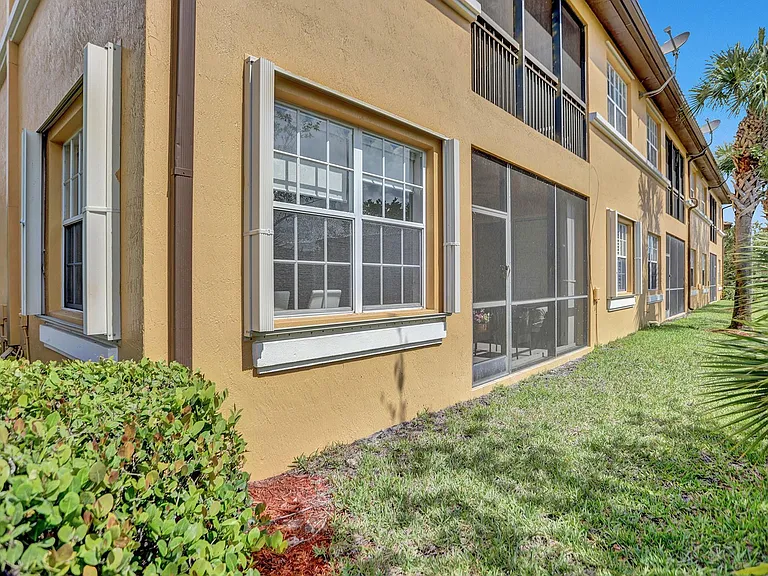 8246 NW 127th Ln #29-C — Photo 35
