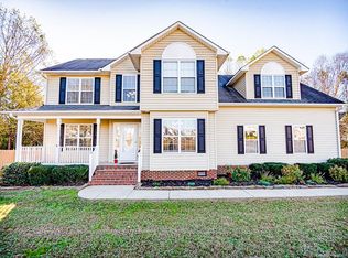 104 Gloucester Ct, Cameron, NC 28326