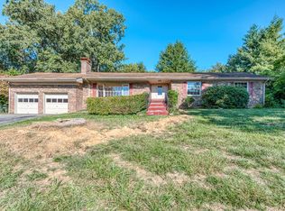 320 Pinecrest Ln, Bristol, VA 24201